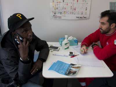 A salire sul camper � Mohammed, originario della Somalia 